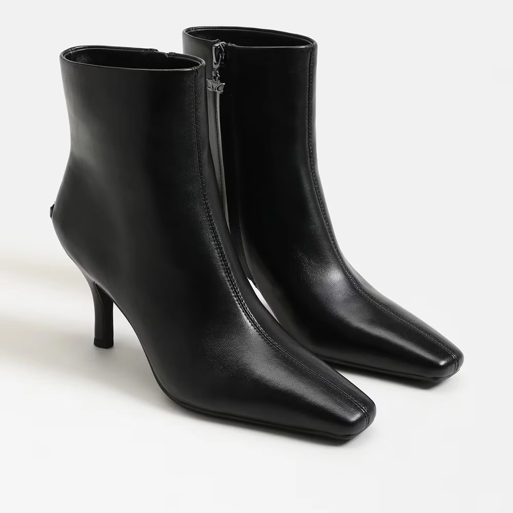 Laura Kitten Heel Bootie Black Leather