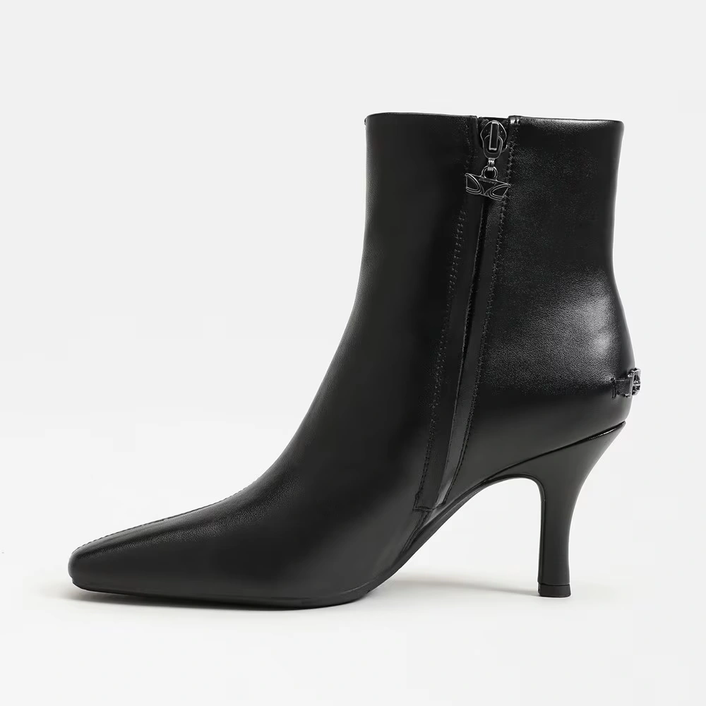 Laura Kitten Heel Bootie Black Leather