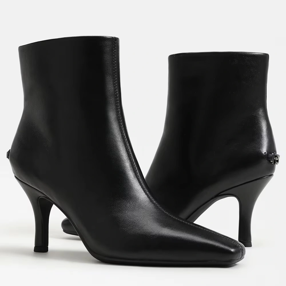 Laura Kitten Heel Bootie Black Leather
